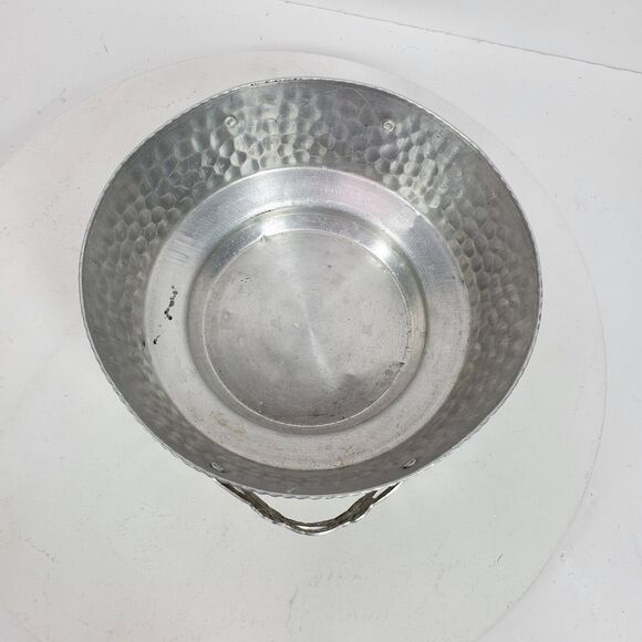 Vintage Nasco Hammered Aluminum Bowl 8 Inch Italy - Picture 5 of 7